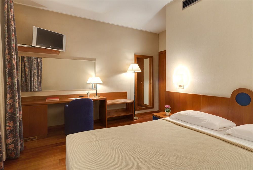 City Hotel Варезе Экстерьер фото