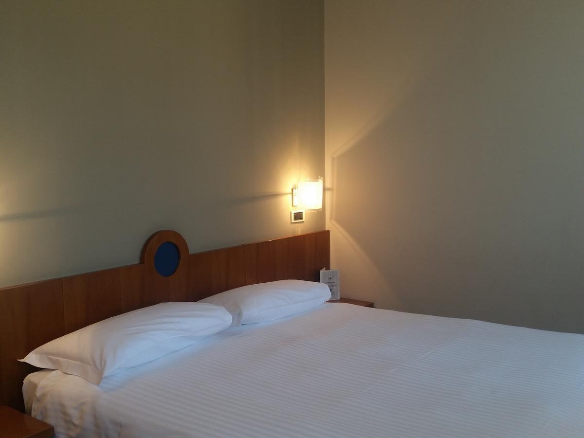 City Hotel Варезе Экстерьер фото