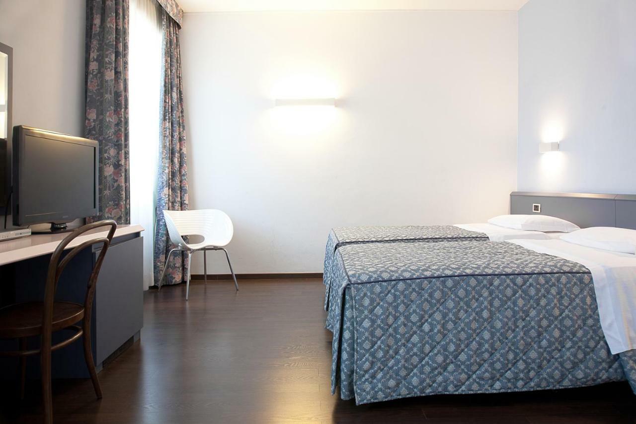 City Hotel Варезе Экстерьер фото