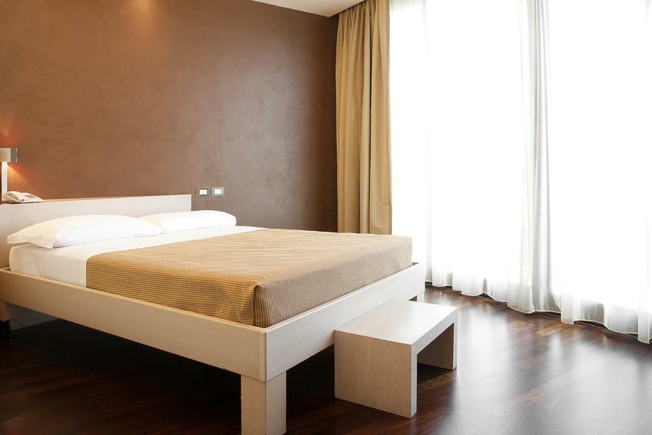 City Hotel Варезе Экстерьер фото