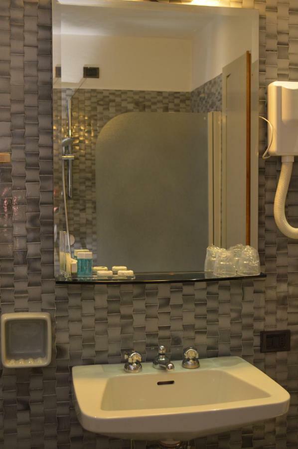 City Hotel Варезе Экстерьер фото